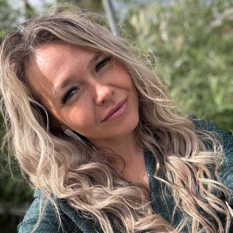 Emma, 40, Khonj