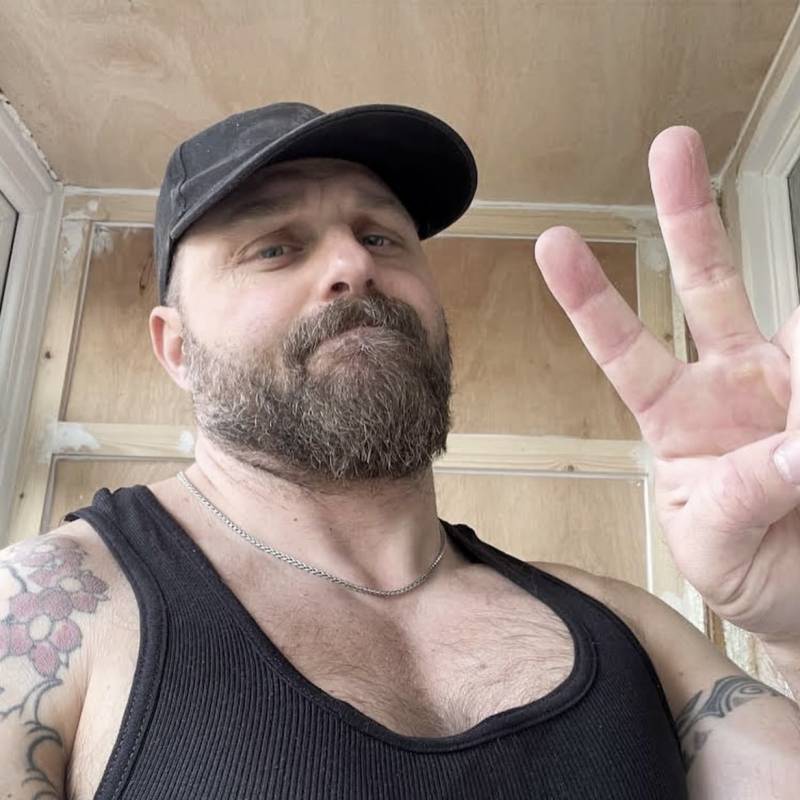 Ian, 42, Numazu