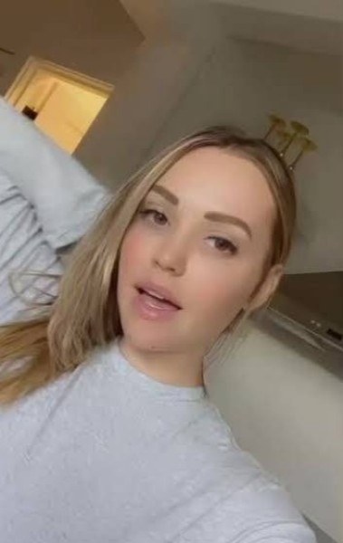 Florence, 25, Dinas