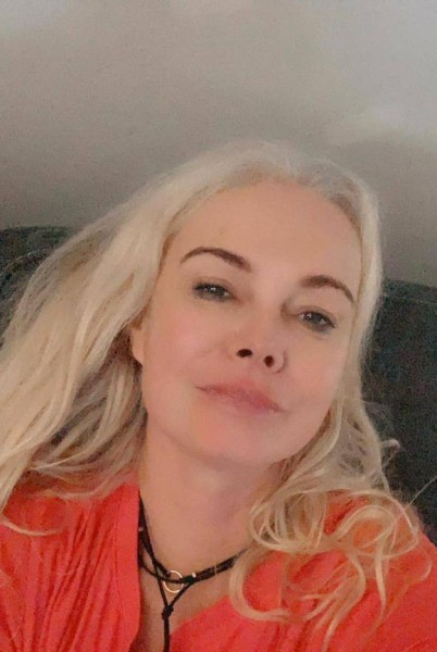 Mary, 65, Posk