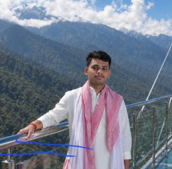 Hemant, 20, Kanye