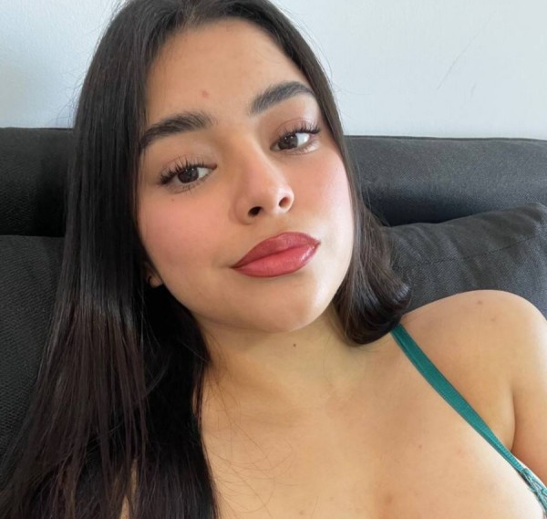 debora, 37, Bimbo