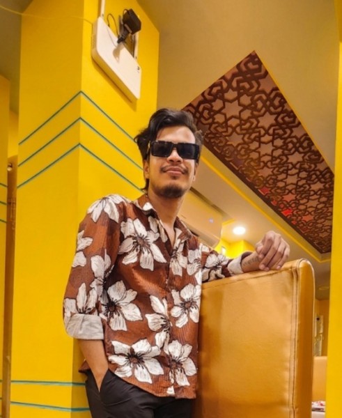 Ariyen Shakib, 26, Parner