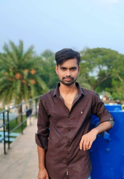 Emran, 32, Anna