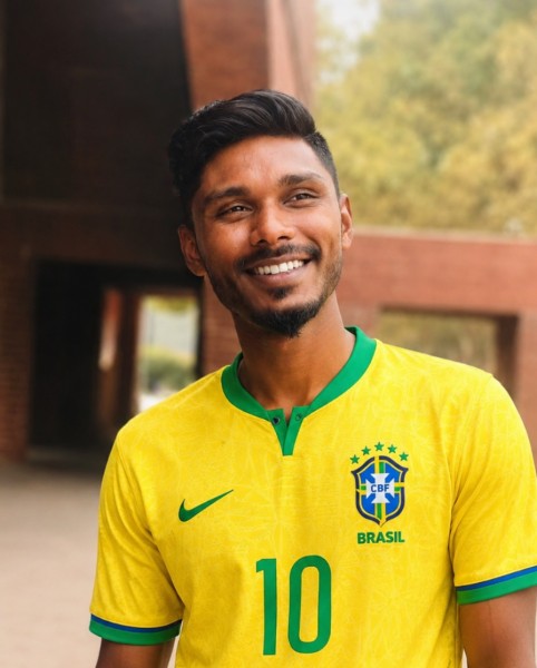 Rezon, 26, Menfi