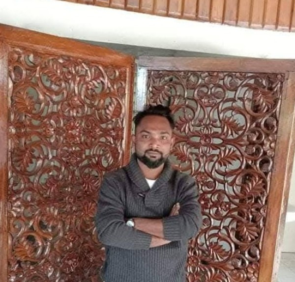 M.MI-.MOMIN, 33, Pakala