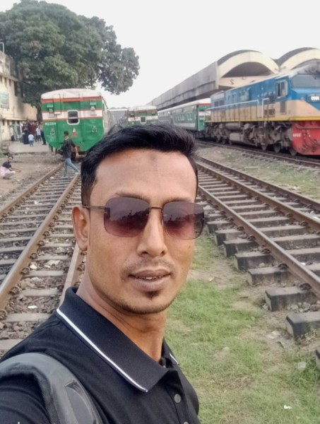 Alomgir Hossain, 38, Thinadhoo