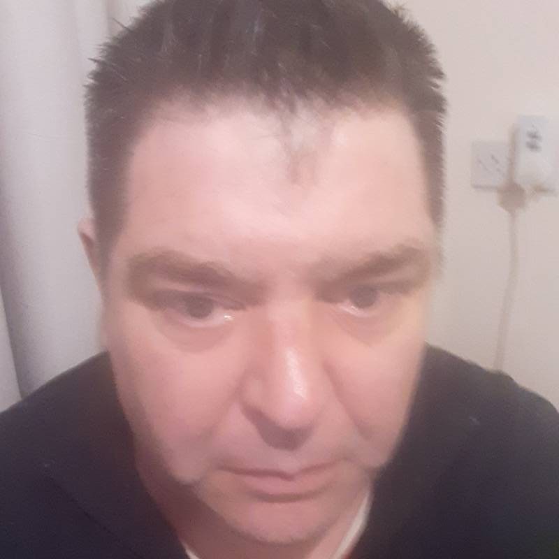 Simon, 60, Pietrasanta
