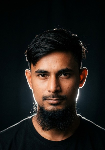 Nur, 32, Olney