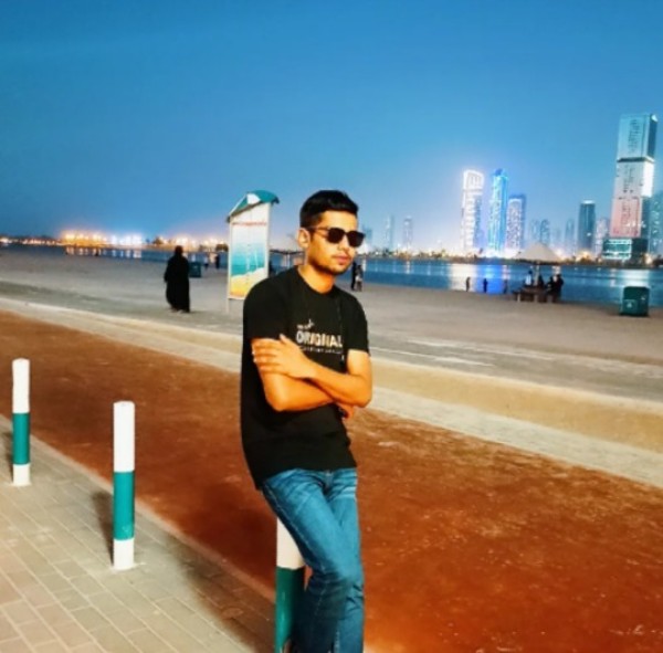 Mahin, 30, Azul