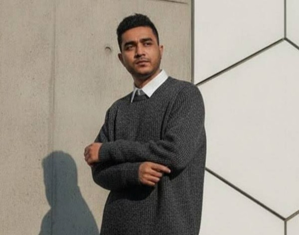 Shimul, 33, Boura