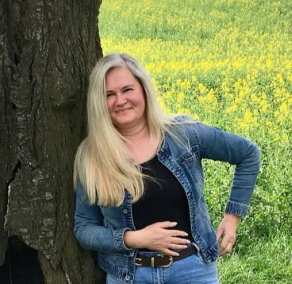 janet, 39, Tchibanga