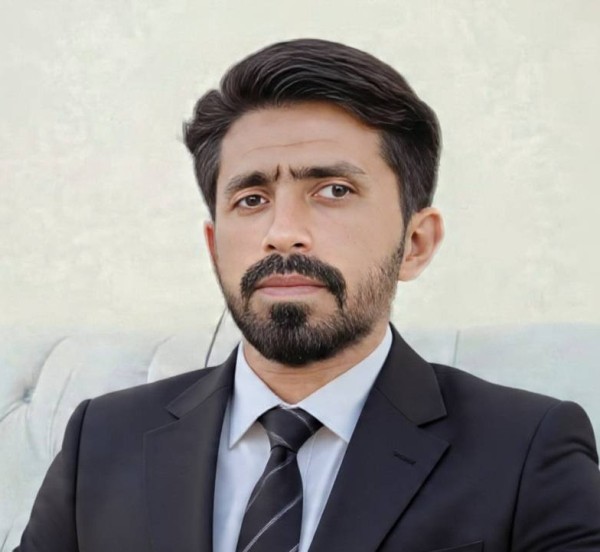 Reyad, 30, Douz