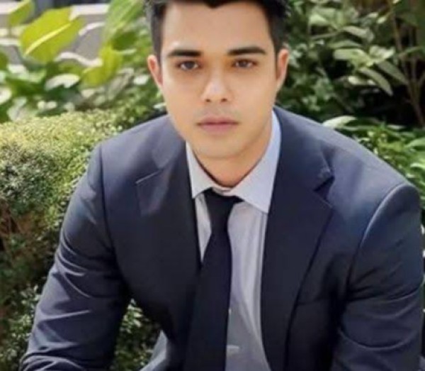 Mr. Likhon, 20, Baglar