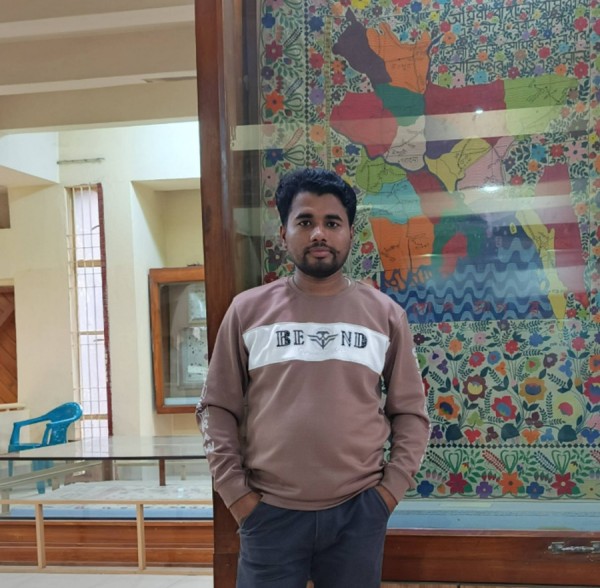MD Hasan, 28, Ngerulmud