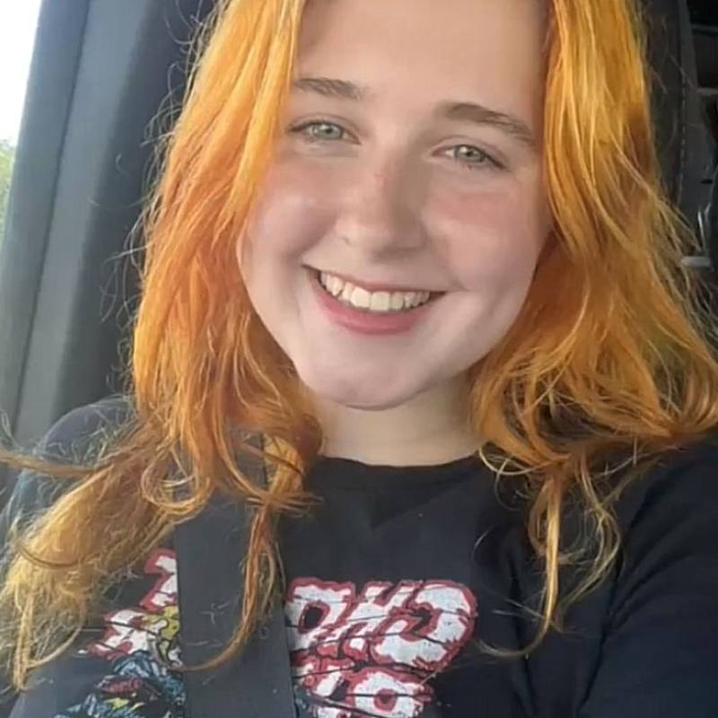 Madison, 22, Seven Hills